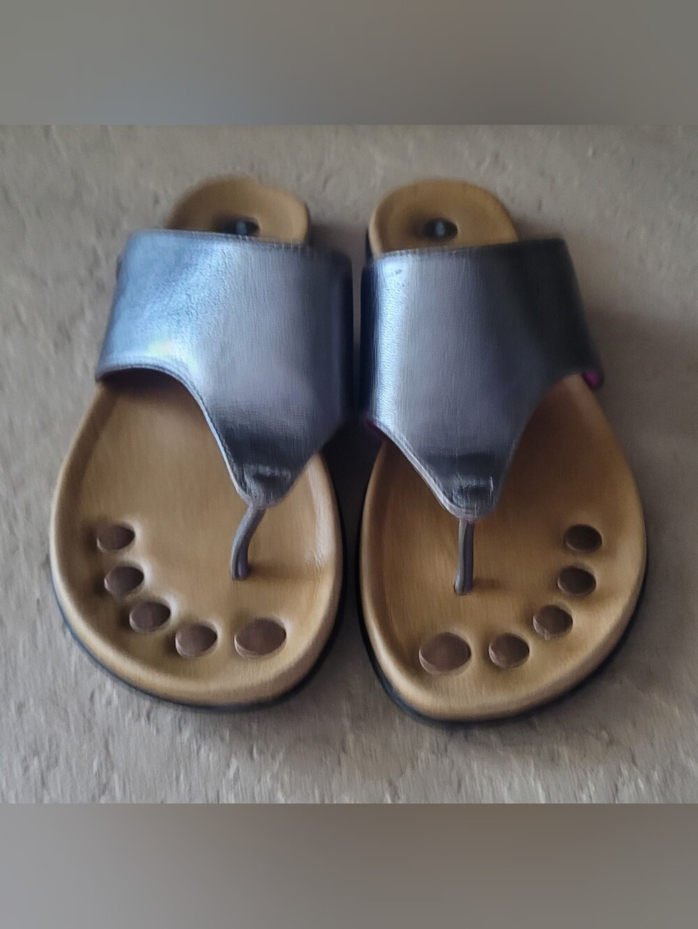 Size 8 Juil Vista Grounding Copper Stud Silver Leather Thong Women Sandals